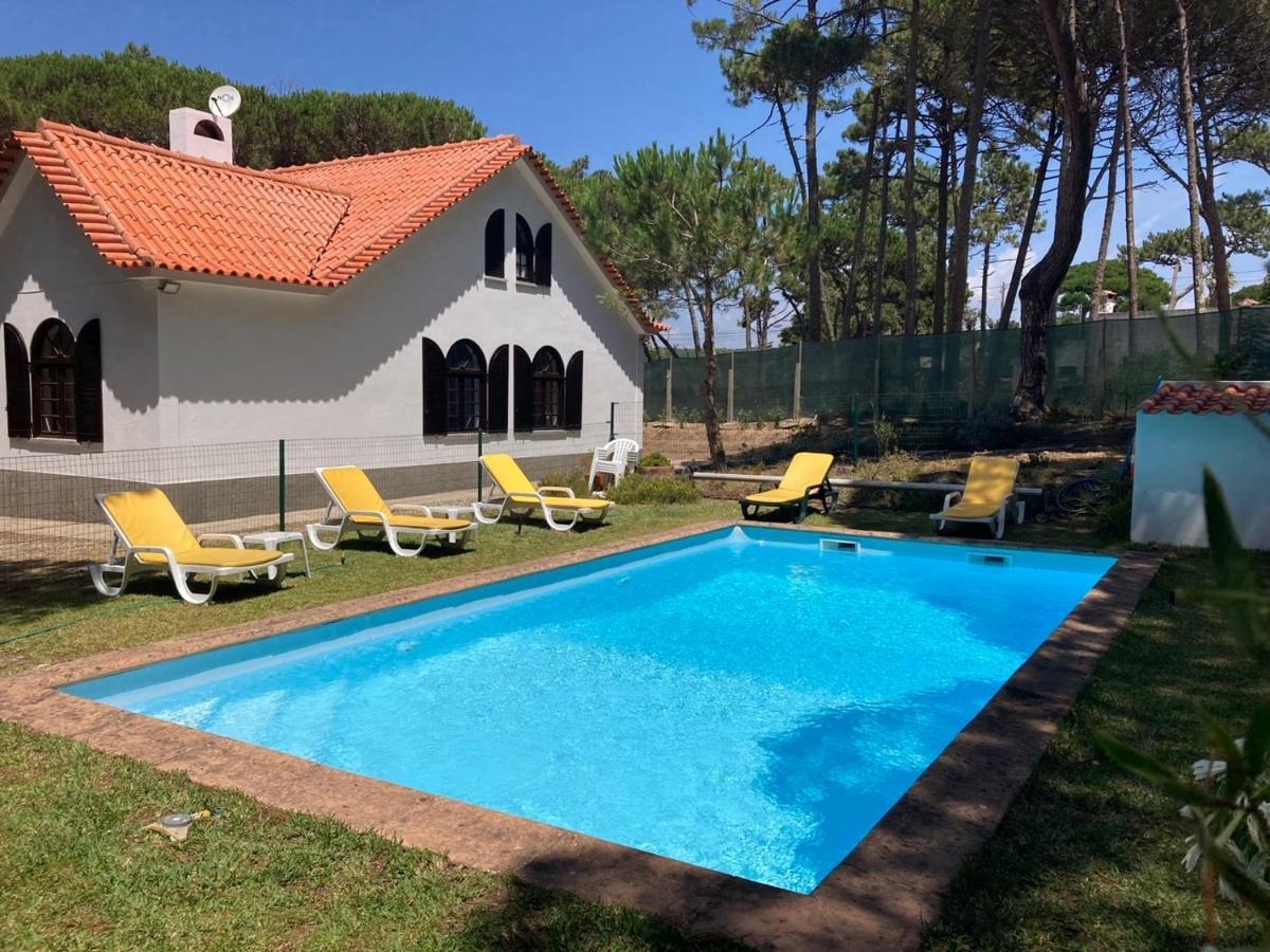 Moradia No Pinhal Com Piscina - Espaco E Privacidade Para As Suas Ferias! Sintra Buitenkant foto